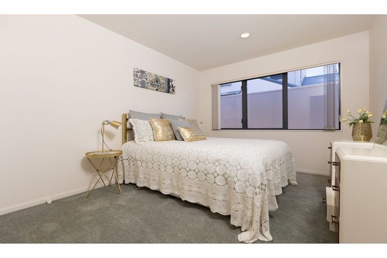 Photo of property in 480b Devonport Road, Tauranga South, Tauranga, 3112