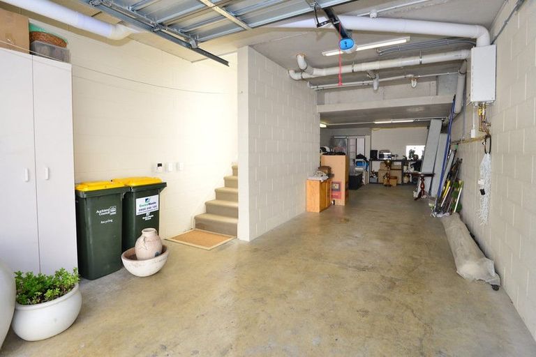 Photo of property in 18 Parkside Drive, Orewa, 0931