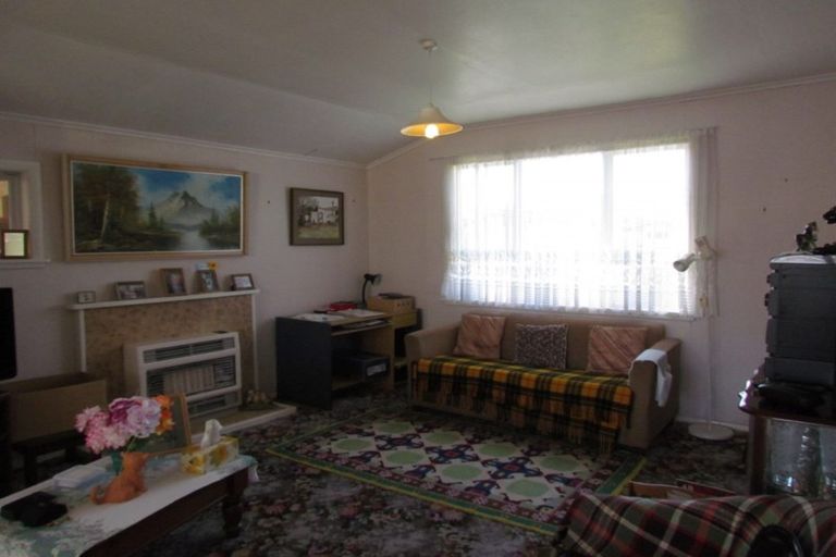 Photo of property in 143 Bartholomew Road, Levin, 5510