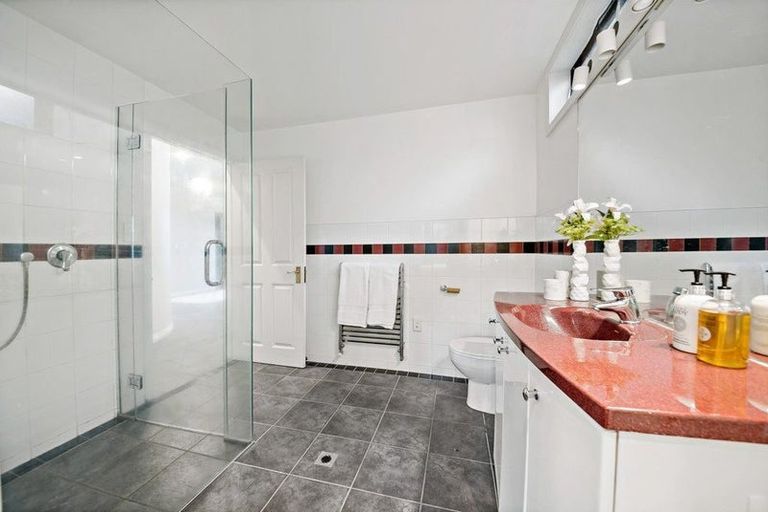 Photo of property in 3 Onemana Way, Te Atatu Peninsula, Auckland, 0610