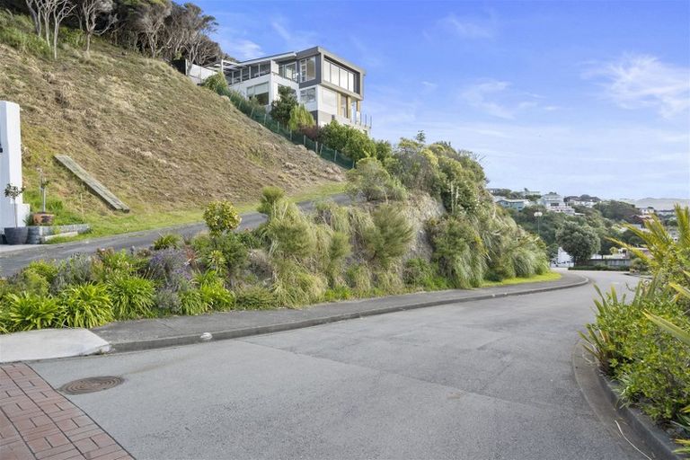 Photo of property in 32 Paremata Drive, Paremata, Porirua, 5024