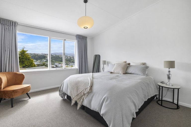 Photo of property in 77 Easther Crescent, Kew, Dunedin, 9012