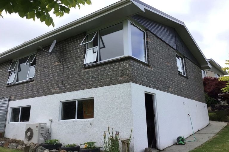 Photo of property in 24 Golfers Drive, Balclutha, 9230