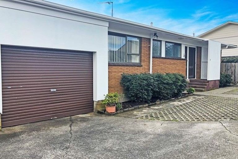 Photo of property in 1/25 Butley Drive, Farm Cove, Auckland, 2012