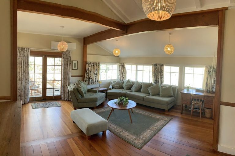 Photo of property in 21 Cobden Road, Bluff Hill, Napier, 4110