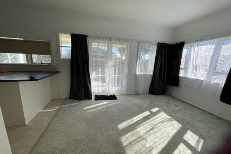 Photo of property in 11 Fraser Road, Papatoetoe, Auckland, 2025