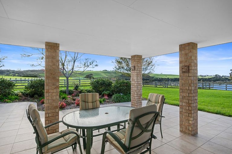 Photo of property in 68d Tuparekura Road, South Head, Helensville, 0874