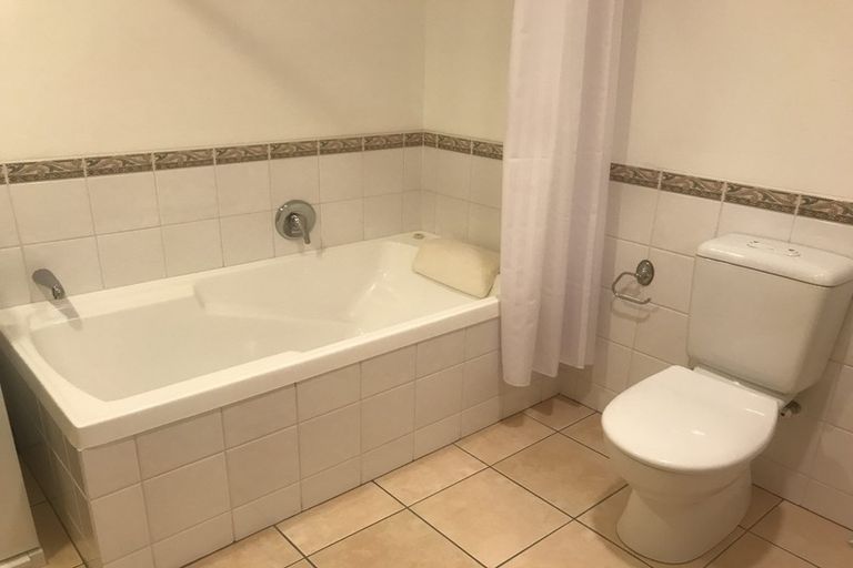 Photo of property in 1 Queen Street, New Plymouth, 4310