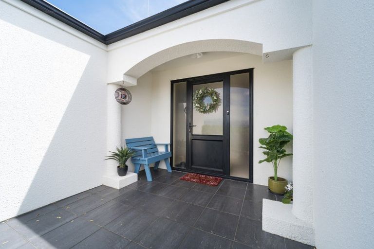 Photo of property in 14 Jordan Way, Kelvin Grove, Palmerston North, 4414