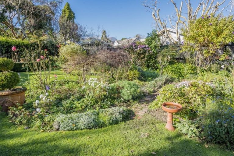 Photo of property in 373a Te Moana Road, Waikanae, 5036