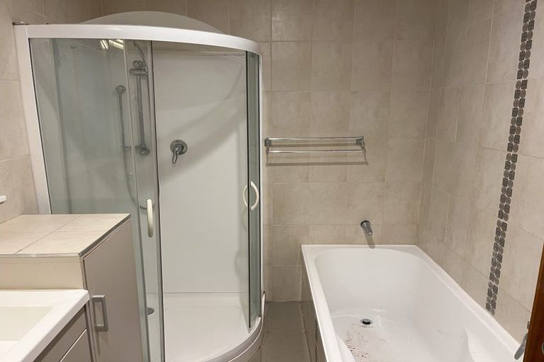 Photo of property in 144 Tiroroa Avenue, Te Atatu South, Auckland, 0610