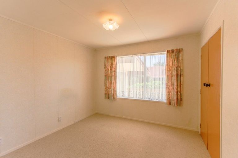 Photo of property in 17 Rewarewa Street, Owhata, Rotorua, 3010