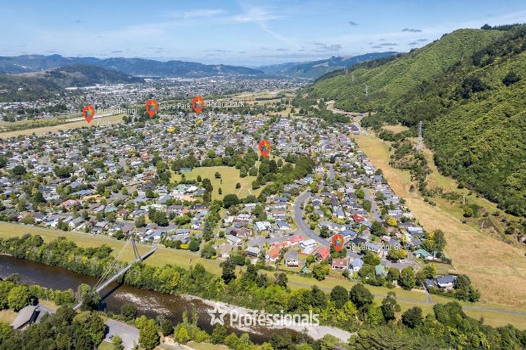 Photo of property in 58 Larchmont Grove, Totara Park, Upper Hutt, 5018