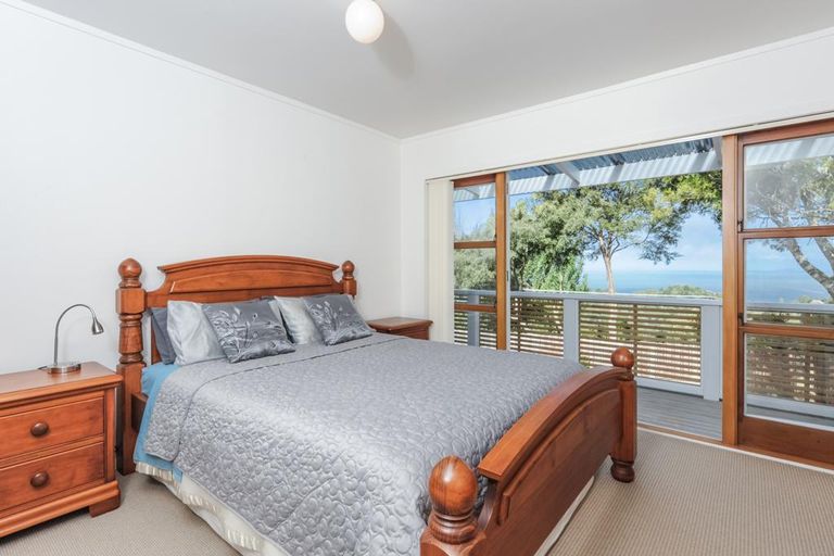 Photo of property in 33 Lookout Drive, Laingholm, Auckland, 0604