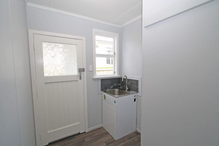 Photo of property in 62 Crownhill Street, Spotswood, New Plymouth, 4310