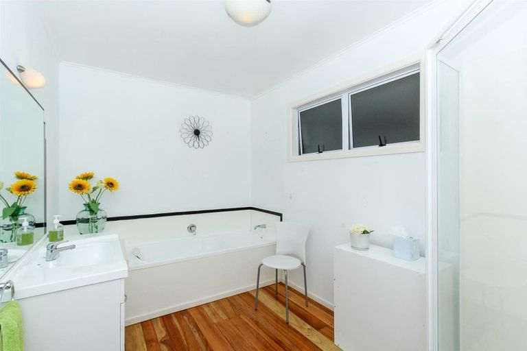 Photo of property in 158 Mangorei Road, Merrilands, New Plymouth, 4312