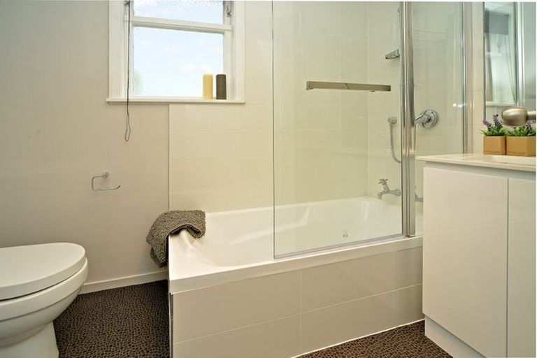 Photo of property in 1 Farmer Street, Mangere East, Auckland, 2024