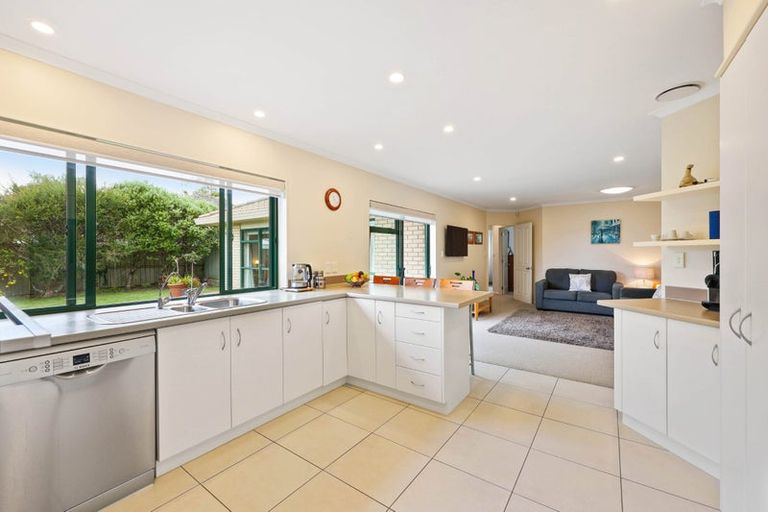Photo of property in 8 Amesbury Rise, Henderson, Auckland, 0612
