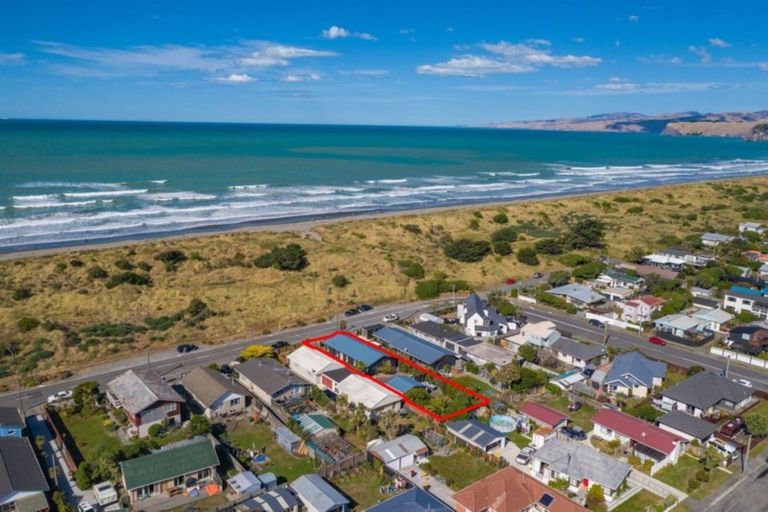 Photo of property in 535 Marine Parade, South New Brighton, Christchurch, 8062