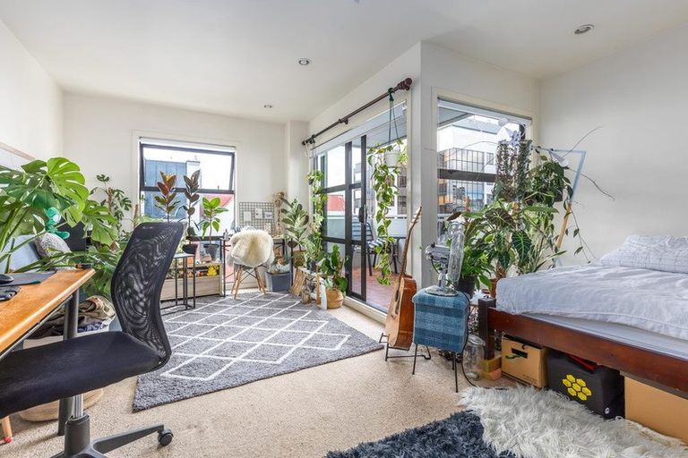 Photo of property in Oakwood Hall Apartments, 13b/81 Wakefield Street, Auckland Central, Auckland, 1010