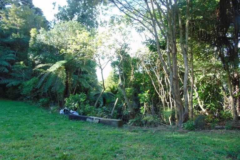 Photo of property in 118 Opanuku Road, Henderson Valley, Auckland, 0612