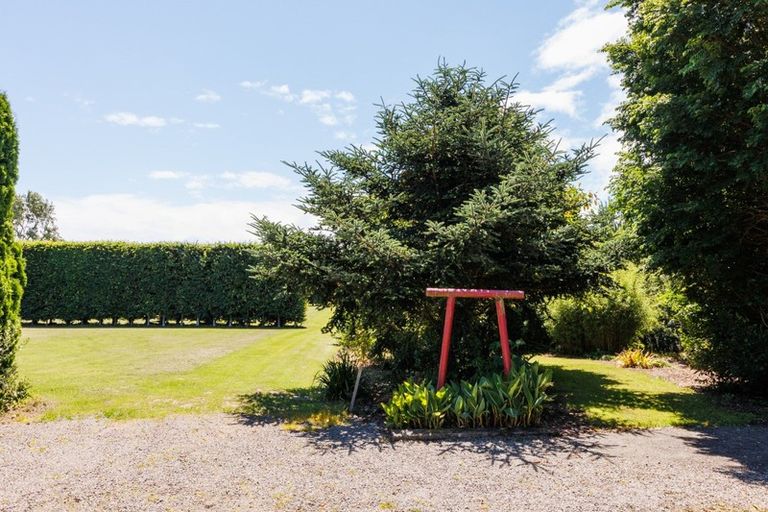 Photo of property in 126 Turitea Road, Fitzherbert, Palmerston North, 4472