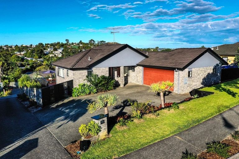 Photo of property in 38 Rivervale Grove, Stanmore Bay, Whangaparaoa, 0932
