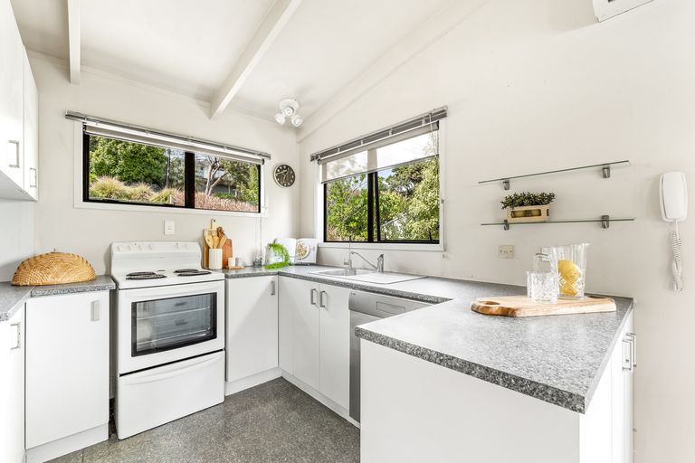 Photo of property in 5a Rangimaarie Crescent, Snells Beach, 0920