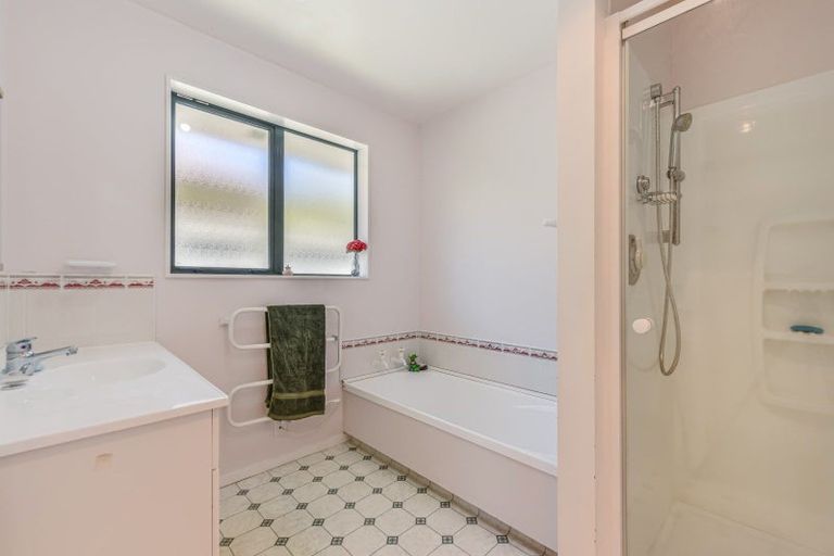 Photo of property in 20 Ranui Street, Waikawa, Picton, 7220