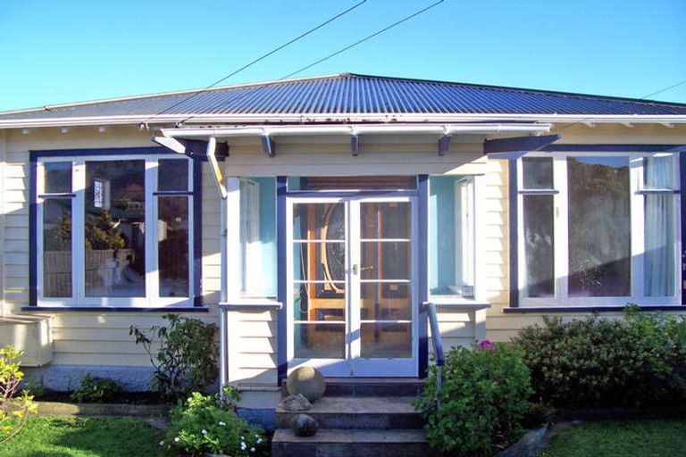 Photo of property in 31 Awamutu Grove, Waiwhetu, Lower Hutt, 5010
