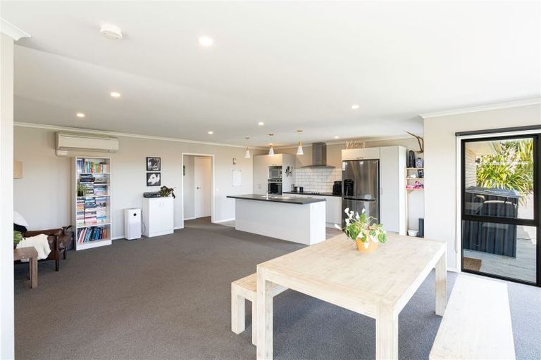 Photo of property in 10 Aqua Way, Paraparaumu, 5032