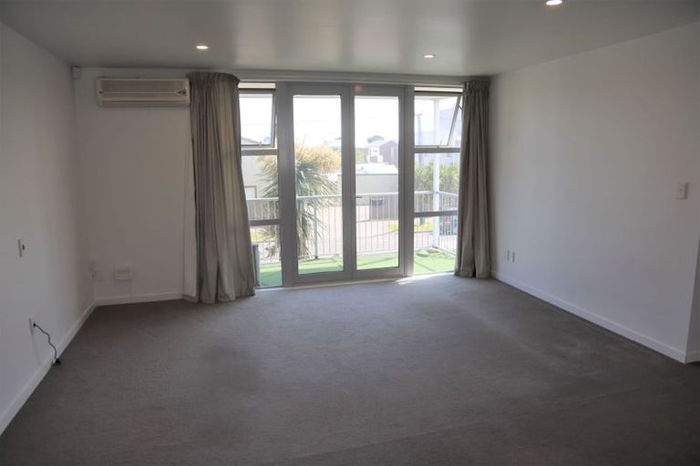 Photo of property in 2/44 Packe Street, Edgeware, Christchurch, 8013