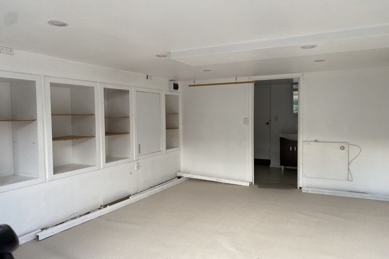 Photo of property in 25 Hutchinsons Road, Bucklands Beach, Auckland, 2014