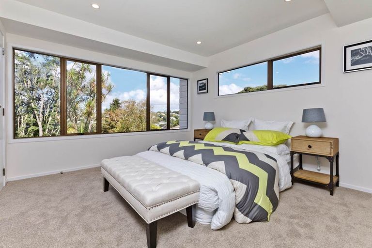 Photo of property in 2/51 Seaton Road, Murrays Bay, Auckland, 0630