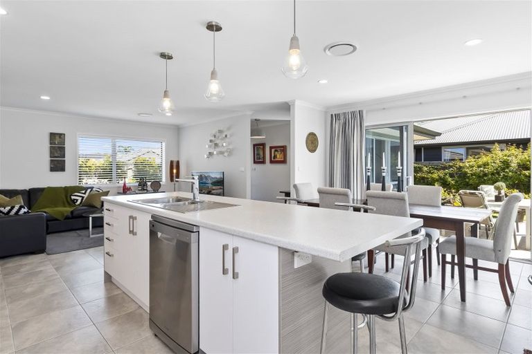 Photo of property in 10 Montia Close, Papamoa Beach, Papamoa, 3118