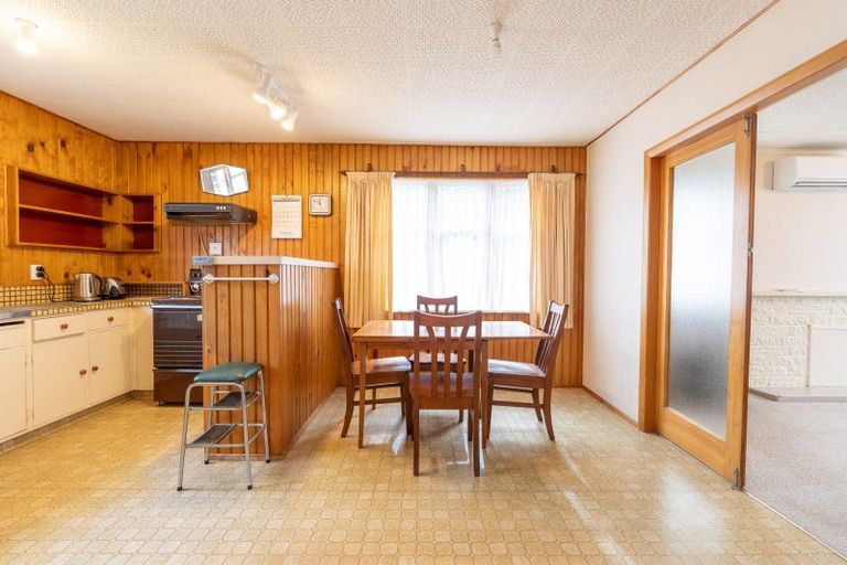 Photo of property in 28 Waterloo Crescent, Hokowhitu, Palmerston North, 4410