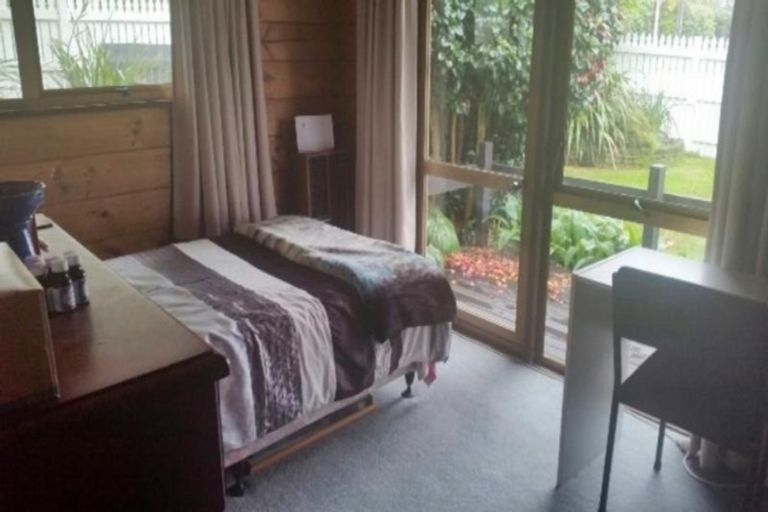 Photo of property in 143 Govett Avenue, Frankleigh Park, New Plymouth, 4310