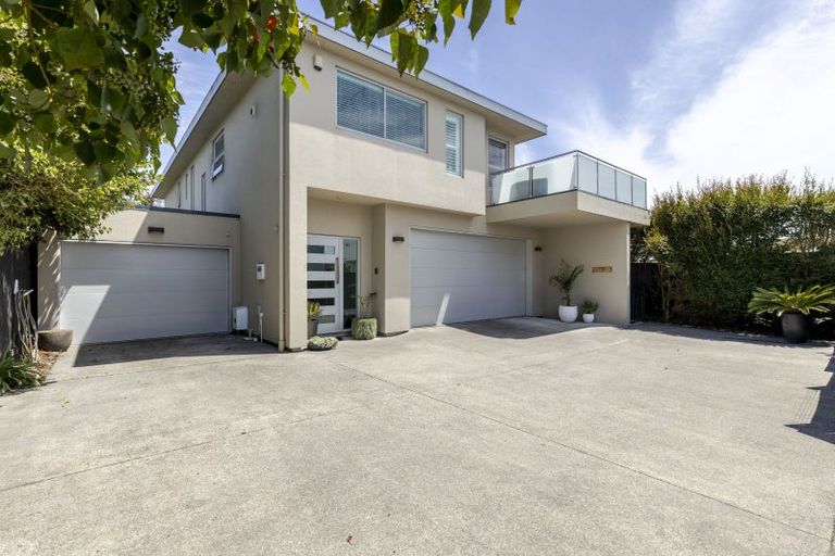 Photo of property in 22a Belt Road, Moturoa, New Plymouth, 4310