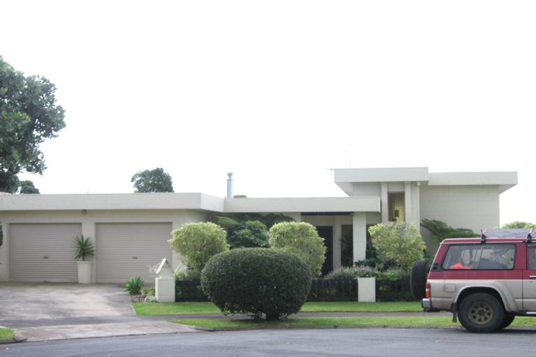 Photo of property in 11 Tuscan Place, Half Moon Bay, Auckland, 2012