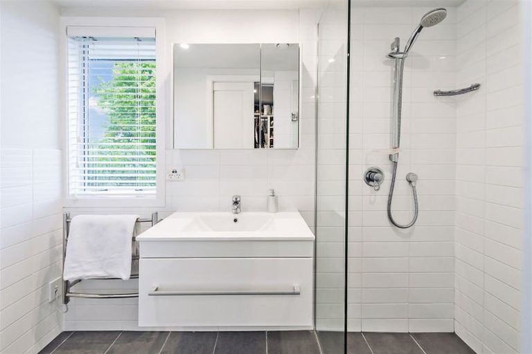 Photo of property in 36 Jacksons Road, Lyttelton, 8082