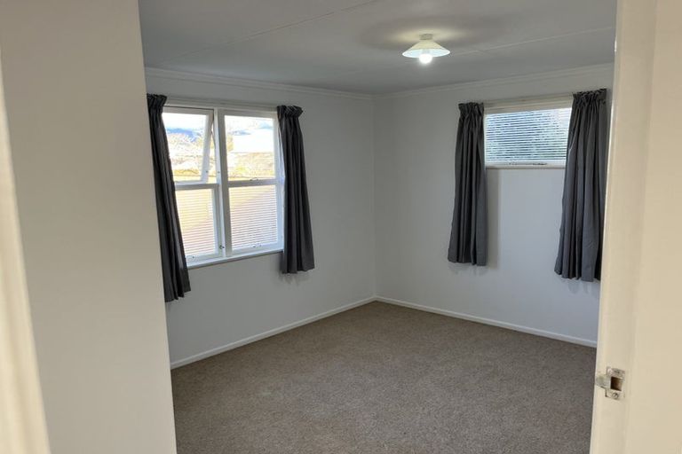 Photo of property in 14 William Street, Levin, 5510