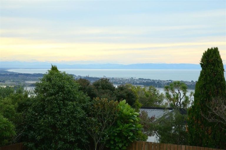 Photo of property in 3 Drayton Drive, Mount Pleasant, Christchurch, 8081