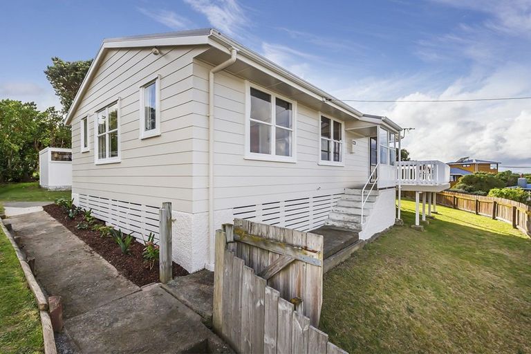 Photo of property in 2 Rakihau Place, Titahi Bay, Porirua, 5022