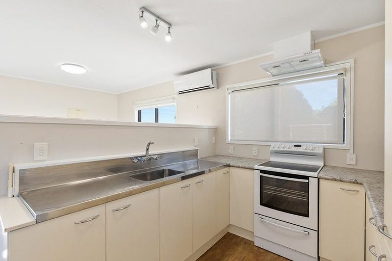 Photo of property in 24 Alton Avenue, Hillcrest, Auckland, 0627