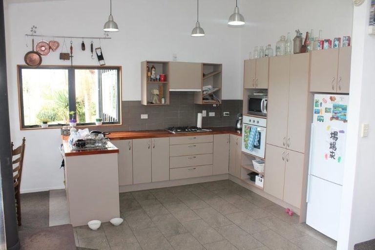 Photo of property in 100 Upper Orewa Road, Wainui, Silverdale, 0992