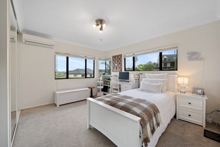 Photo of property in 9 Chisbury Terrace, Shelly Park, Auckland, 2014