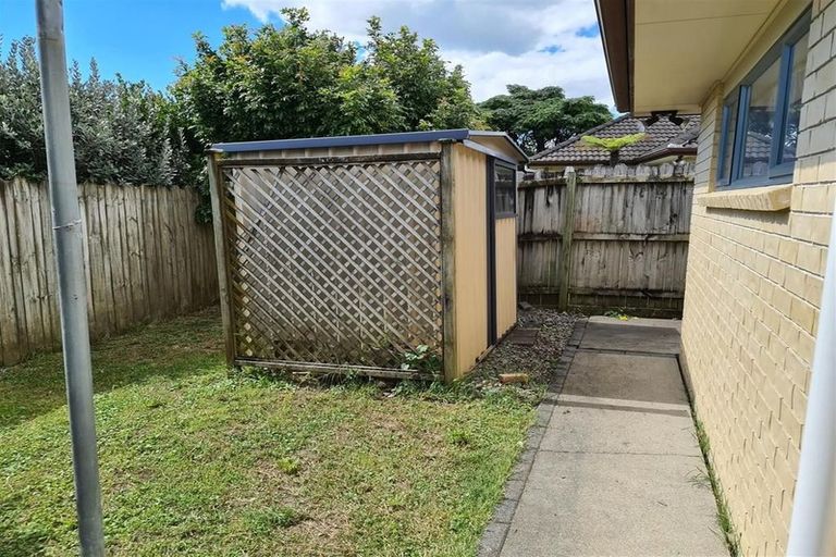 Photo of property in 6 Anrath Close, East Tamaki, Auckland, 2016
