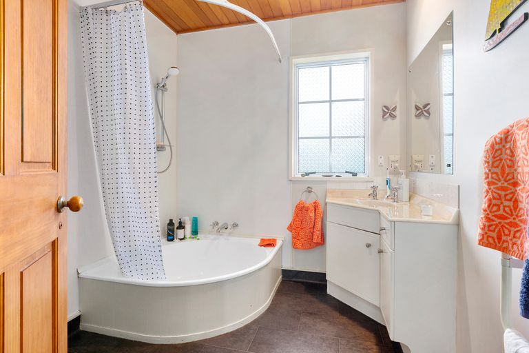 Photo of property in 67 Hunt Street, Andersons Bay, Dunedin, 9013