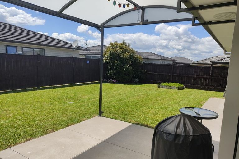 Photo of property in 8 Disley Road, Wattle Downs, Auckland, 2103