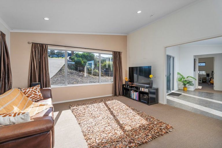 Photo of property in 16 Tironui Place, Whitianga, 3510